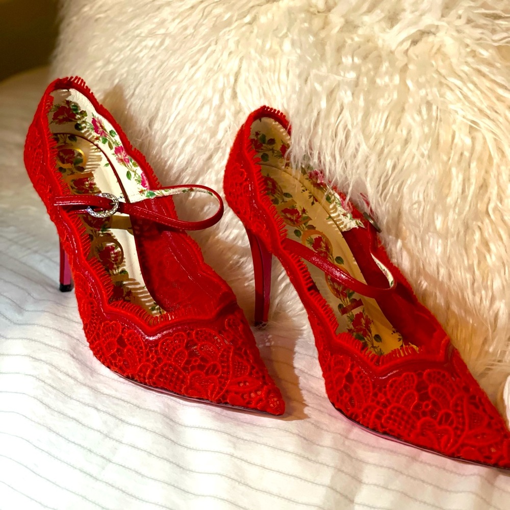 Authentic gucci shoes from 2017 collection included box and dust bag